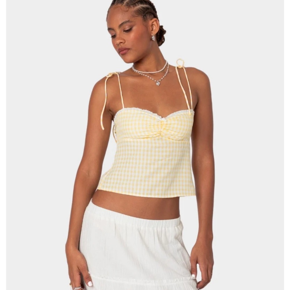 EDIKTED Billie Open Tie Back Gingham Top